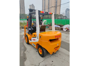 Diesel forklift TCM