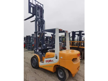 Diesel forklift TCM
