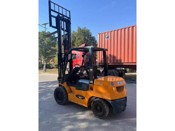 Diesel forklift TOYOTA