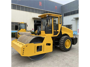 Road roller