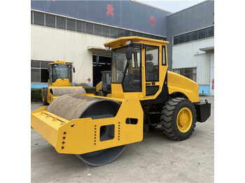 Road roller