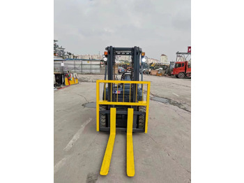 Diesel forklift KOMATSU 3-ton: picture 3