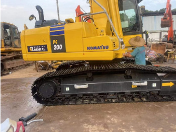 Crawler excavator KOMATSU PC200-8: picture 4