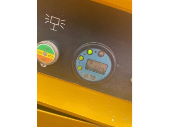 Scissor lift Haulotte COMPACT 12: picture 5