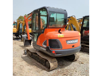 Crawler excavator DOOSAN DX60: picture 2