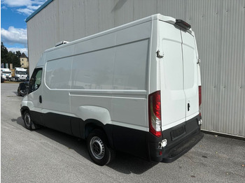Refrigerated delivery van Iveco Daily 35S16 Navi Automat Carrier: picture 4 Refrigerated delivery van Iveco Daily 35S16 Navi Automat Carrier: picture 4