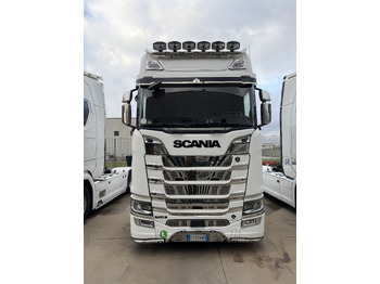 Tractor unit SCANIA S 520