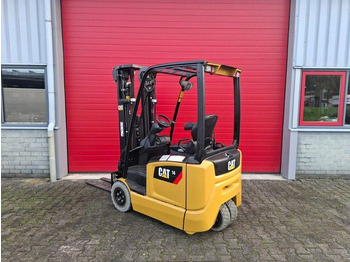 Electric forklift CATERPILLAR EP