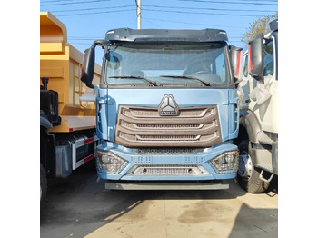 Tractor unit SINOTRUK HOWO