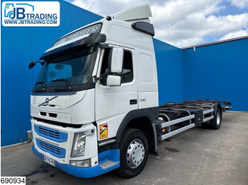 Container transporter/ Swap body truck VOLVO FM 330