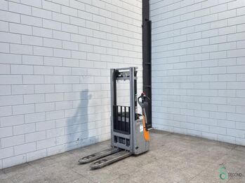 Stacker Still EXV10: picture 3 Stacker Still EXV10: picture 3