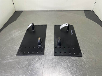 Quick coupler