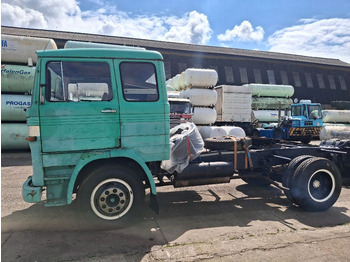 Tractor unit Mercedes-Benz 911: picture 3