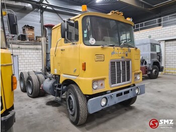 Tractor unit MACK