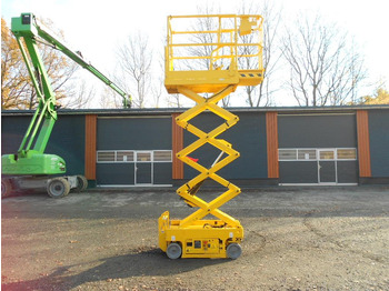 Scissor lift GENIE