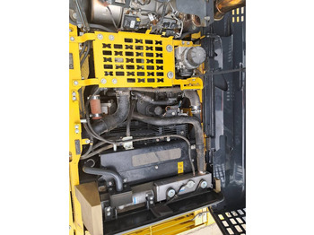 Crawler excavator Komatsu PC210LCI-11: picture 2