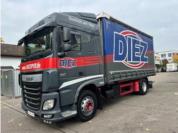 Curtain side truck DAF XF 106 440