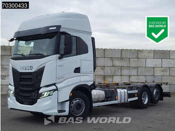 Container transporter/ Swap body truck IVECO S-WAY