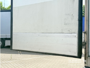 Isothermal semi-trailer SCHMITZ Oplegger Vries Multitemp Taillift: picture 5