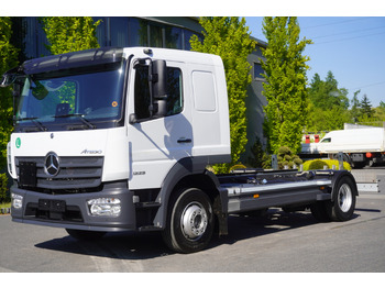 Cab chassis truck MERCEDES-BENZ