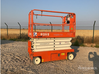 Scissor lift SNORKEL