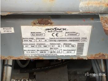 Scissor lift SKYJACK
