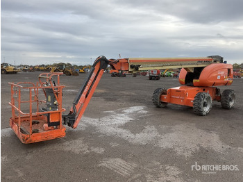 Articulated boom JLG