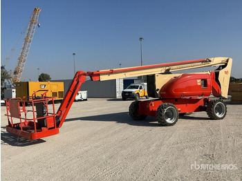 Articulated boom JLG