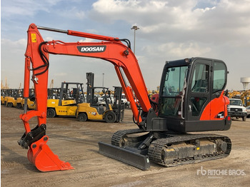 Mini excavator DOOSAN DX60