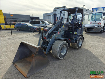 Compact track loader GIANT