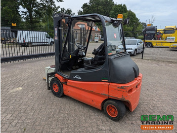 Electric forklift Linde E30 02 - 4058 uur - Duplex Mast - Volrubber Banden - Eurotron 80V-80A Oplader (M34): picture 4