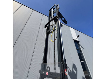 Stacker Linde L12 (379): picture 4 Stacker Linde L12 (379): picture 4