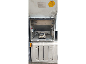 Tanker truck MERCEDES ANTOS: picture 3