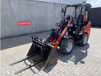 Compact loader