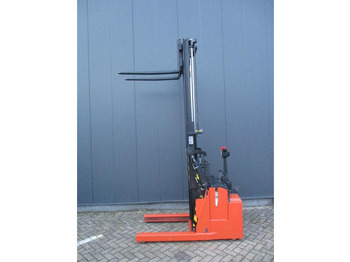 Pallet truck BT RWE120: picture 5