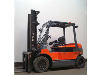 Electric forklift TOYOTA