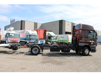 Cab chassis truck DAF CF 65 220 + lift + euro 5: picture 3