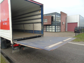 Closed box semi-trailer Van Hool 2x saf + lift: picture 3