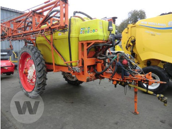 Trailed sprayer