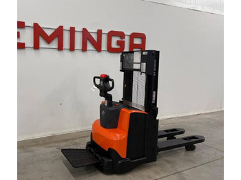 Electric forklift BT