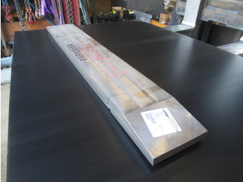 New Blade for Construction machinery Case 84285254 -: picture 3 New Blade for Construction machinery Case 84285254 -: picture 3