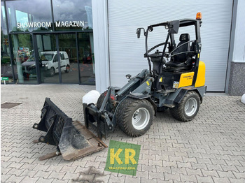 Compact loader GIANT