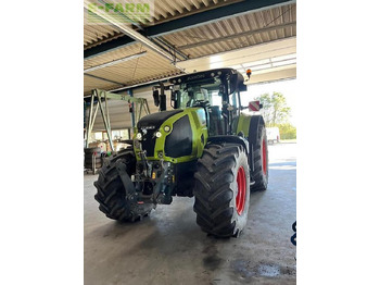 Farm tractor CLAAS Axion 870