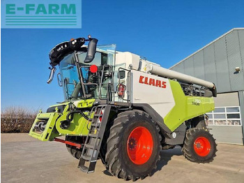 Combine harvester CLAAS