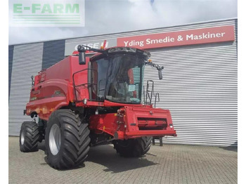 Combine harvester CASE IH Axial-Flow