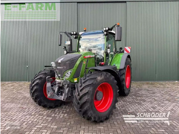 Farm tractor FENDT 724 Vario