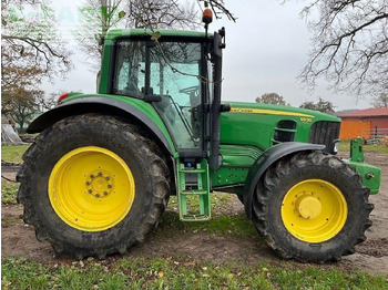 Farm tractor JOHN DEERE 6830