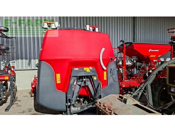 Trailed sprayer KVERNELAND