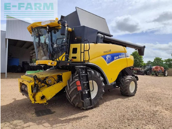 Combine harvester NEW HOLLAND CR9080