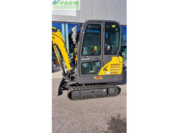 Mini excavator New Holland e19c: picture 3